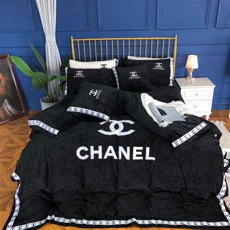 housse de couette chanel noir et blanc|chanel petite.